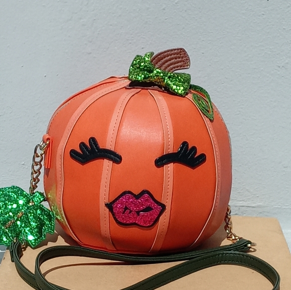 Betsey Johnson Handbags - Betsey Johnson pumpkin crossbody